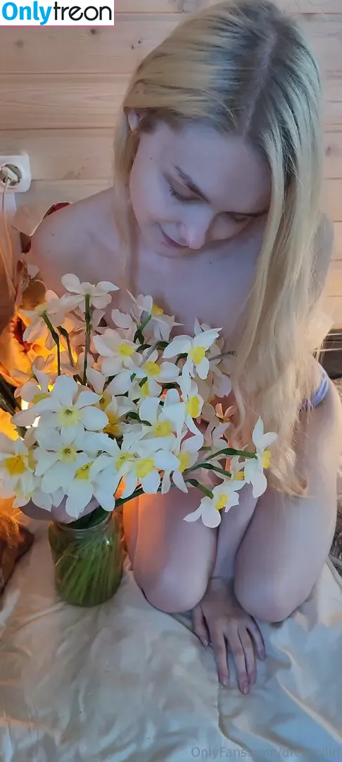 dreamlilo nude photo #0038 (dreamliteofficial / legal_loli18)
