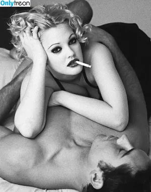 Drew Barrymore / DrewBarrymore фото голая #0184
