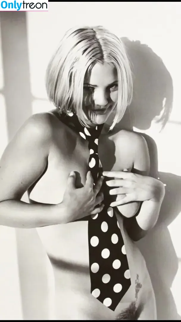 Drew Barrymore nude photo #0213 (DrewBarrymore)