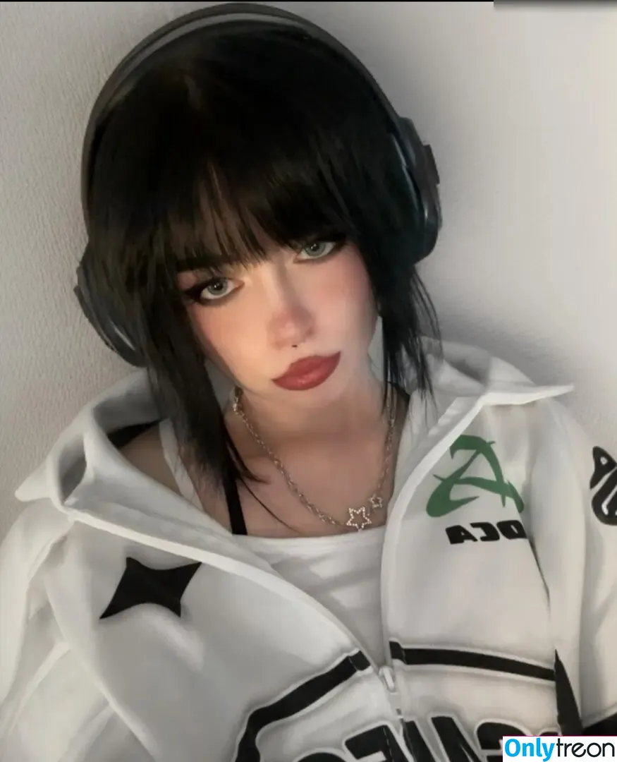 Drowsylio nude photo #0005 (Drowsylio)