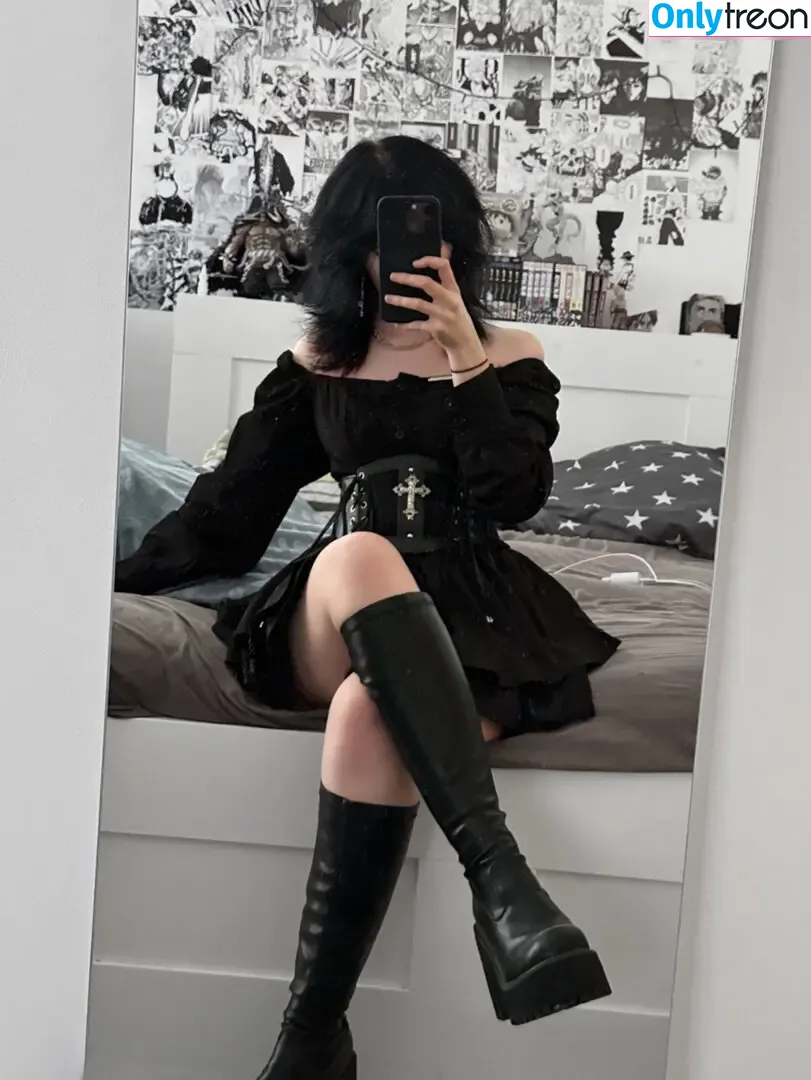 Drowsylio nude photo #0019 (Drowsylio)