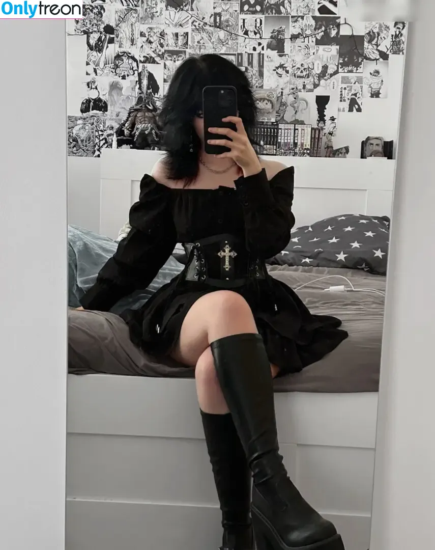Drowsylio nude photo #0020 (Drowsylio)