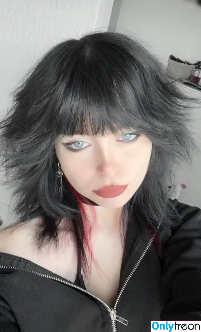 Drowsylio nude photo #0024 (Drowsylio)