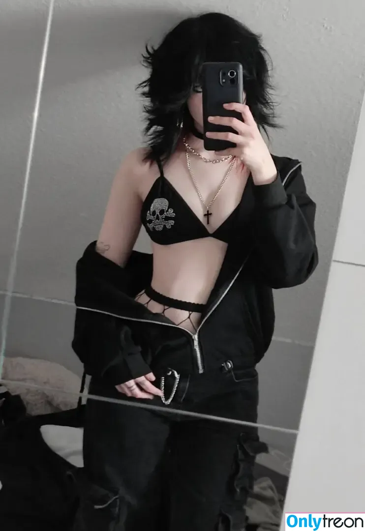 Drowsylio nude photo #0032 (Drowsylio)