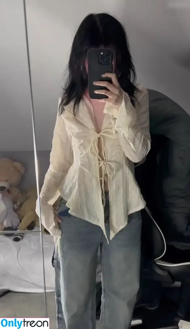 Drowsylio nude photo #0036 (Drowsylio)