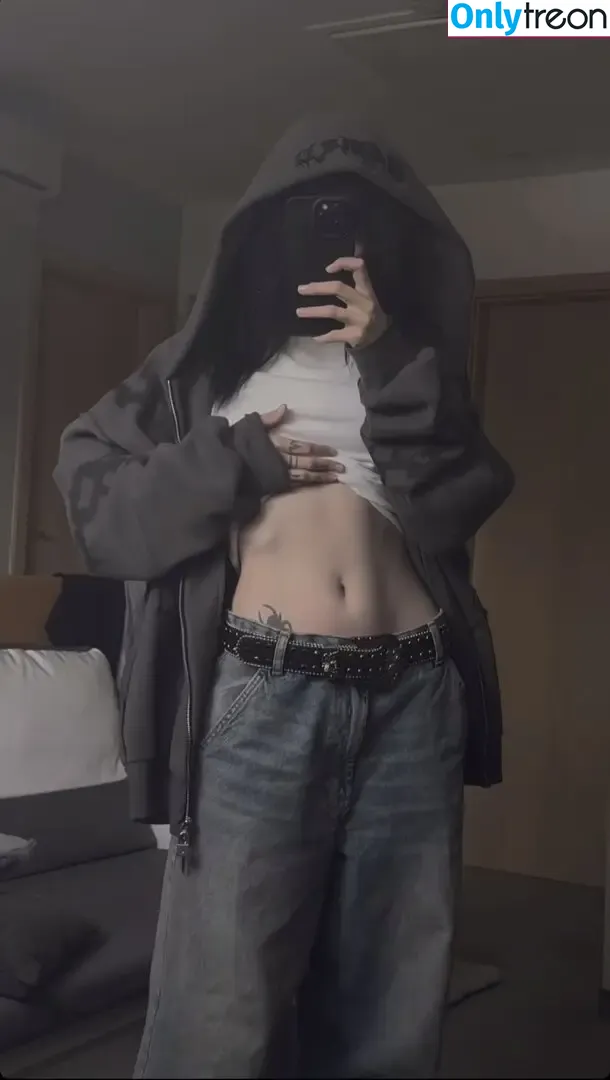 Drowsylio nude photo #0084 (Drowsylio)