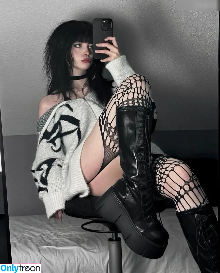 Drowsylio nude photo #0090 (Drowsylio)