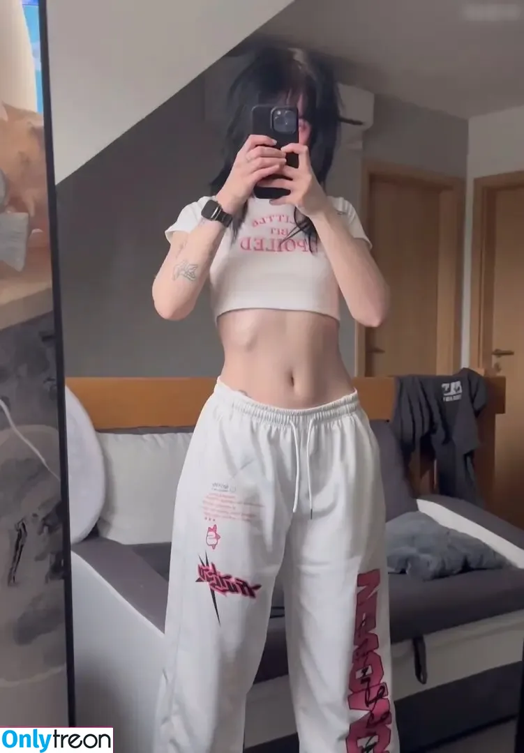 Drowsylio nude photo #0096 (Drowsylio)