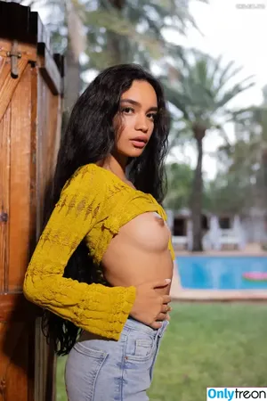  nude photo #0005