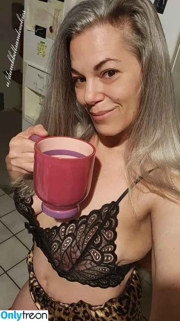dumbbellsandcookies74 голая photo #0021 (MommyAuror)