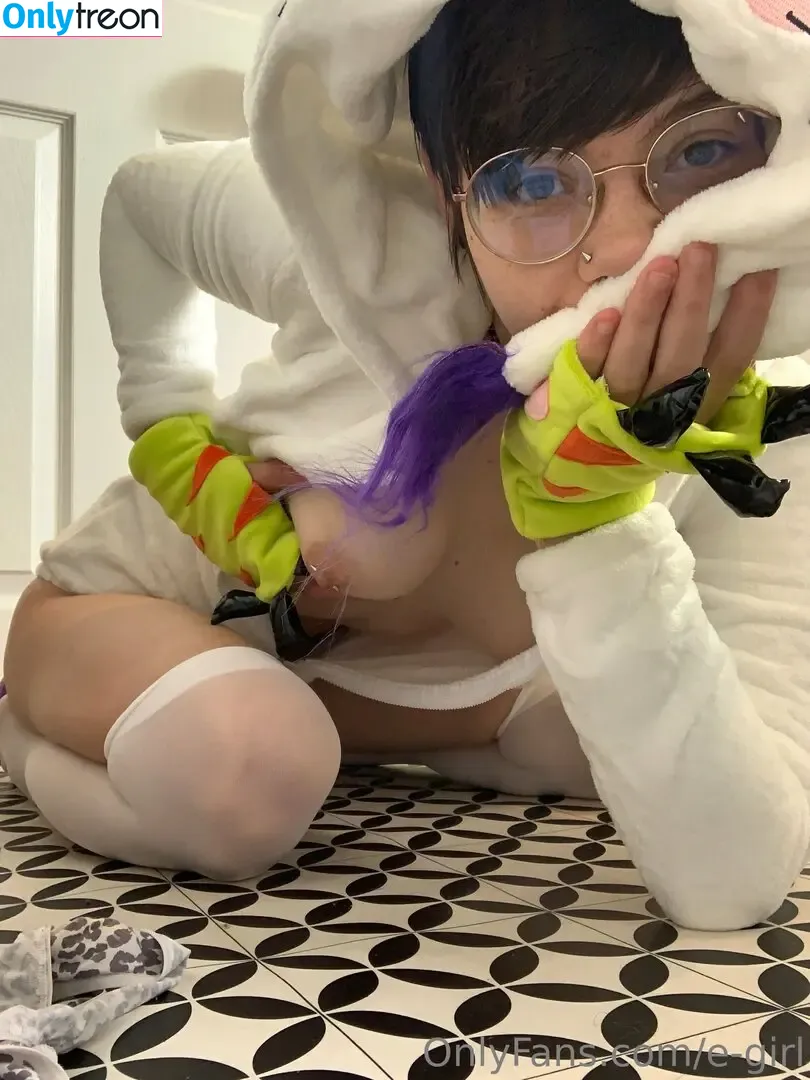 e-girl nude photo #0007 (egirlsaesth)