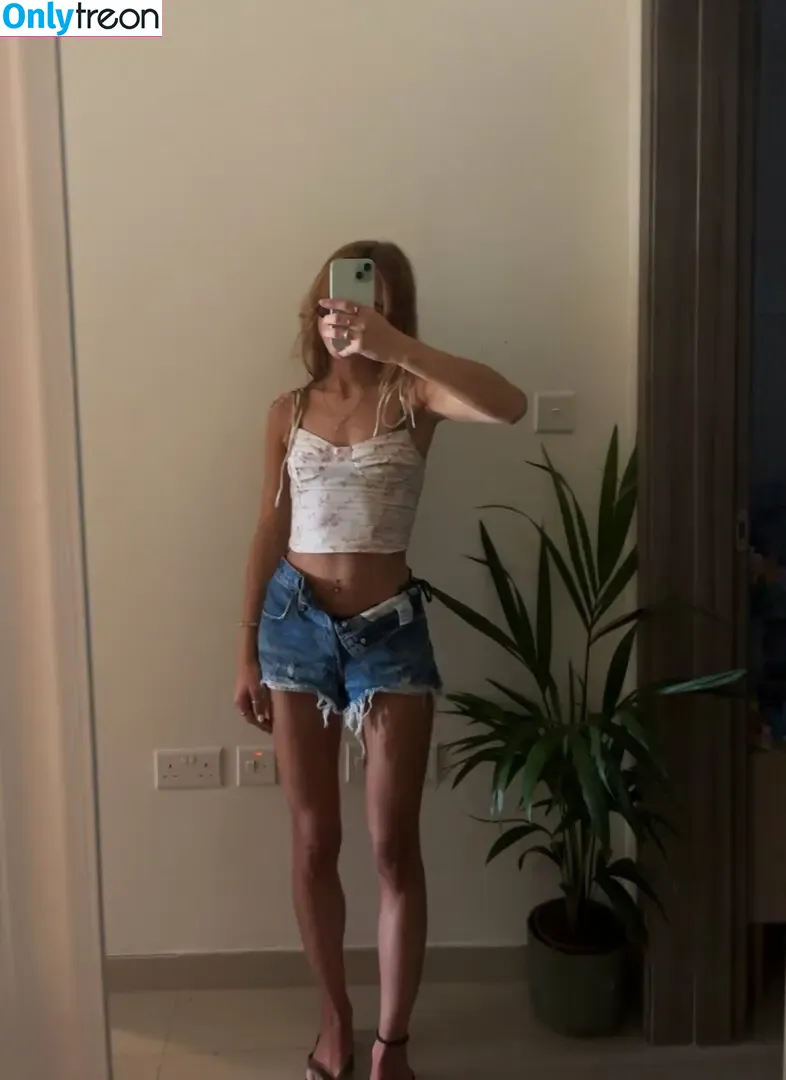 eastahh nude photo #0033 (esterbjoru)