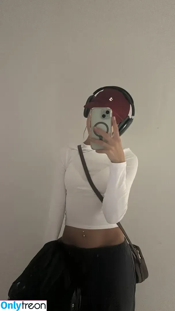 eastahh nude photo #0037 (esterbjoru)