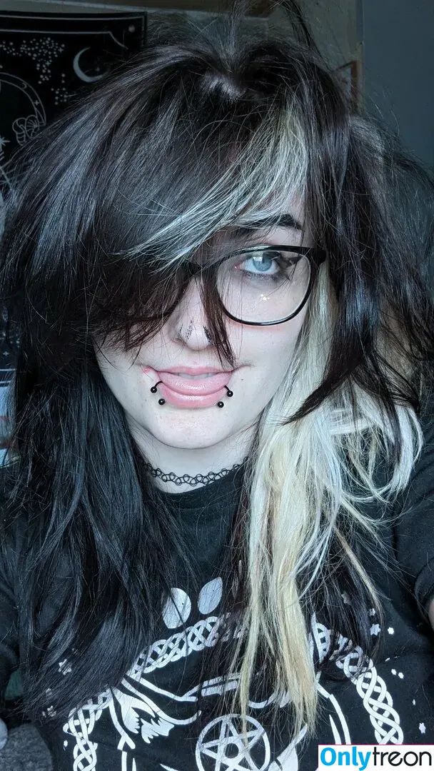 Easygoinggoth голая photo #0003 (Easygoinggoth)