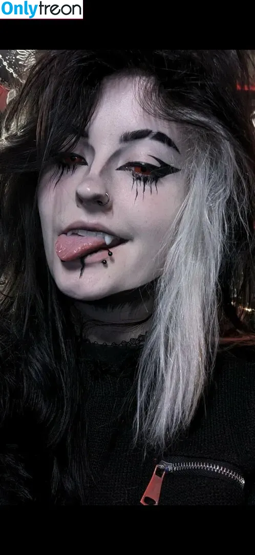 Easygoinggoth голая photo #0004 (Easygoinggoth)