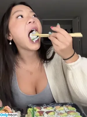 eatingalonediaries / khaleesi420eats nude photo #0098