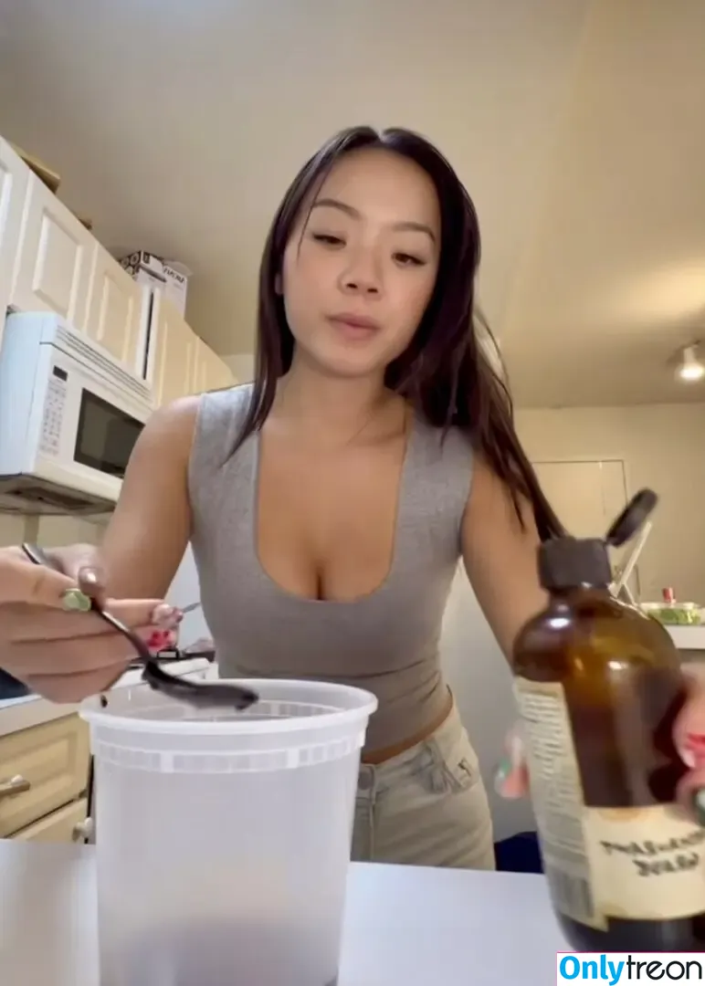 eatingalonediaries nude photo #0119 (khaleesi420eats)