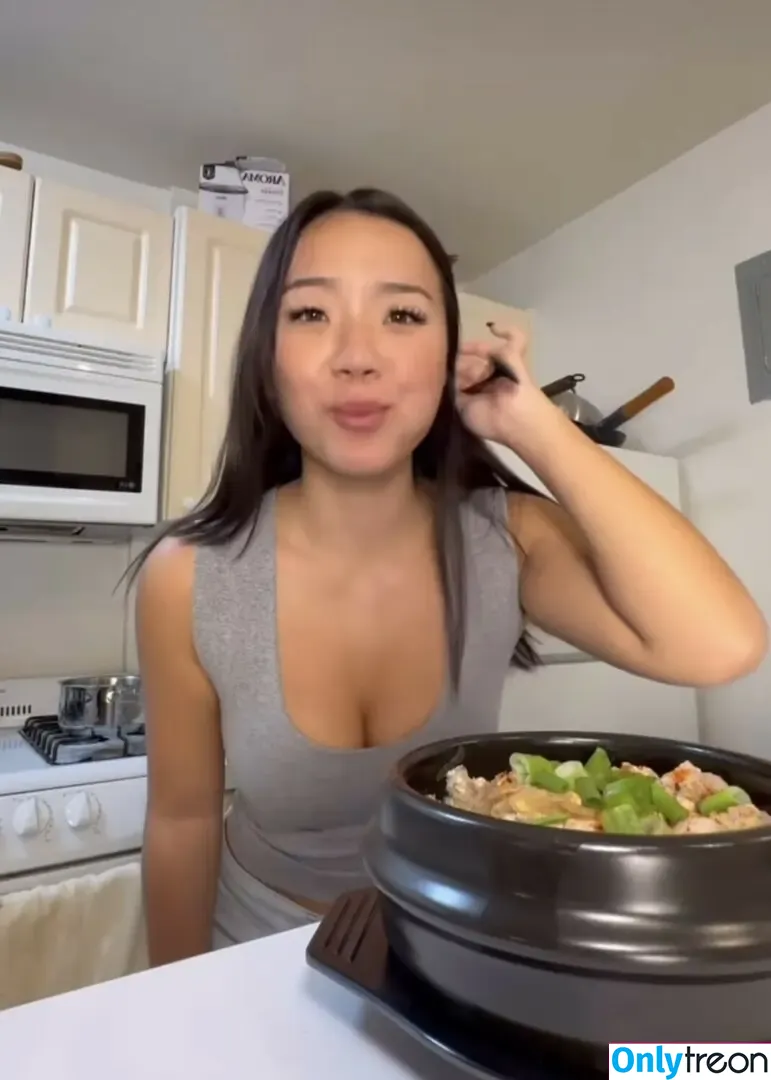 eatingalonediaries nude photo #0123 (khaleesi420eats)