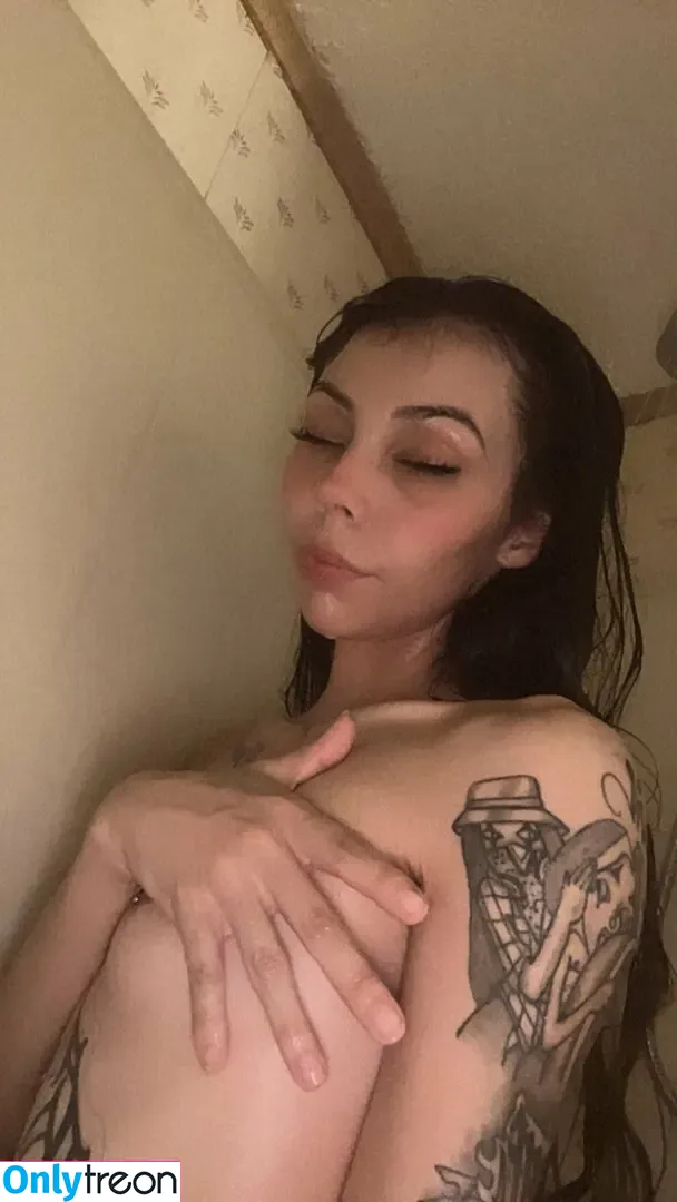 eatmjsbombpussc nude photo #0023 (meeciemae)
