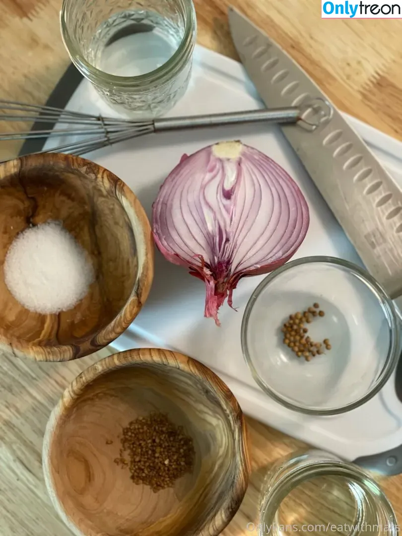 Eatwithmars голая photo #0015 (Missmars_ / eatwithmars_)