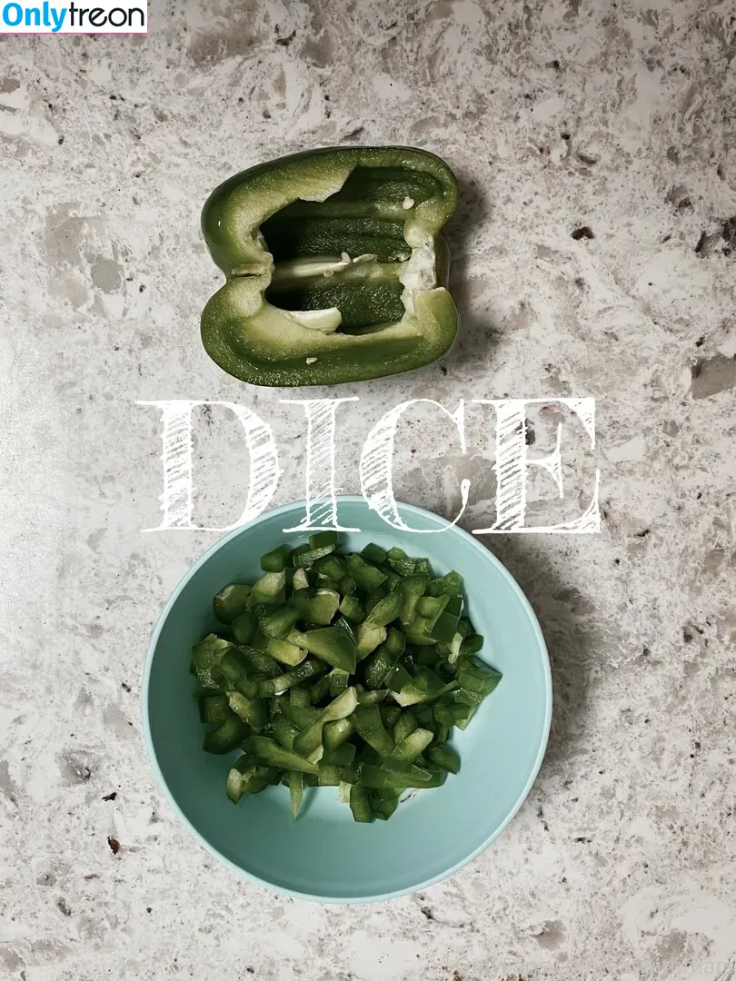 Eatwithmars голая photo #0024 (Missmars_ / eatwithmars_)