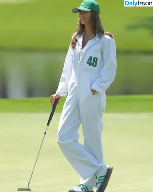 ebakesgolf / erikabakerr / irlandasanchez nude photo #0027