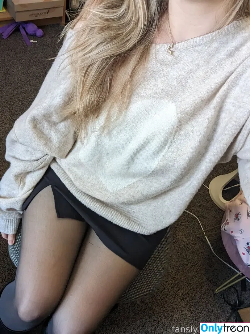 Ebee7 nude photo #0027 (Cute Kinky F18 / ebee07)