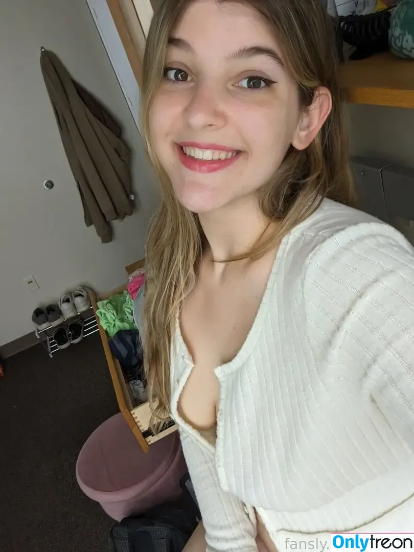 Ebee7 голая photo #0063 (Cute Kinky F18 / ebee07)