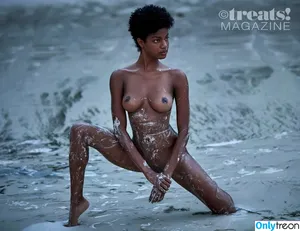 Ebonee Davis / eboneedavis nude photo #0164