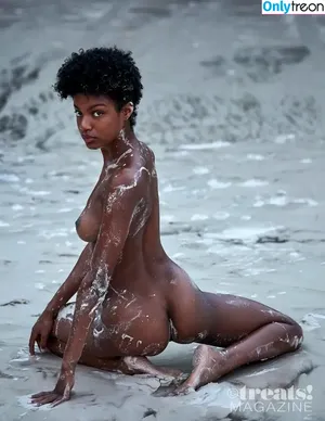 Ebonee Davis / eboneedavis nude photo #0173