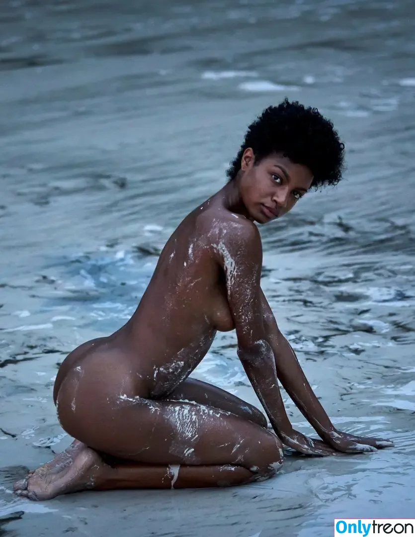 Ebonee Davis nude photo #0166 (eboneedavis)