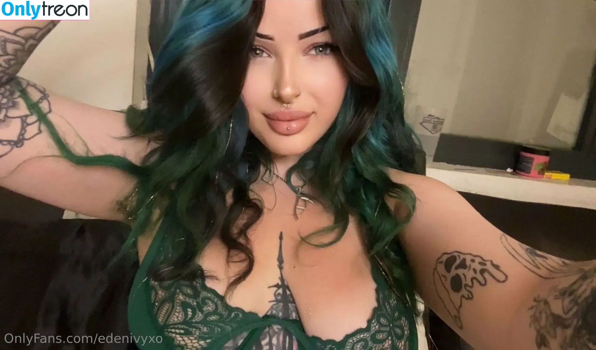 edenivyxo голая photo #0566 (edenivyxx)