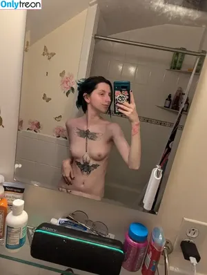 edgykittykat / Knightly / The_Waaa / edgy.kitty nude photo #0025