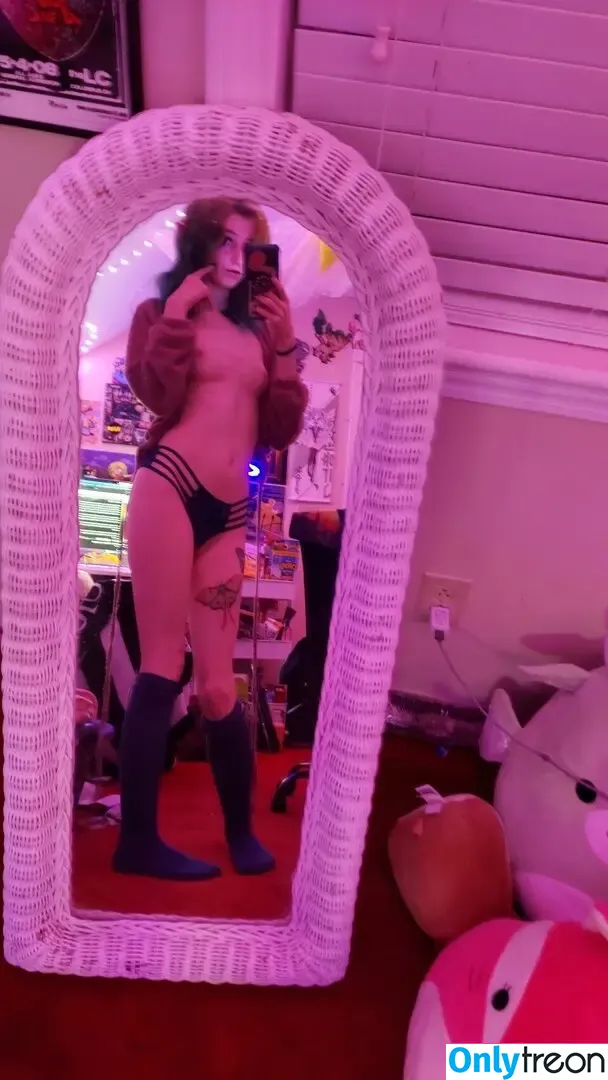 edgykittykat nude photo #0019 (Knightly / The_Waaa / edgy.kitty)