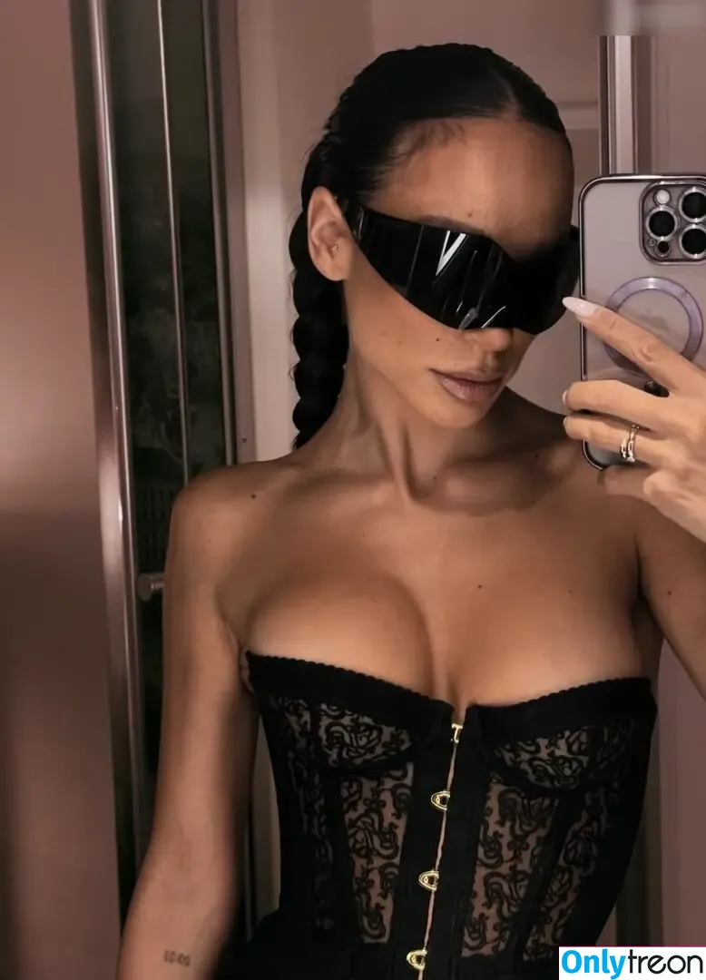 Edita Aradinovic nude photo #0023 (editaaradinovic)