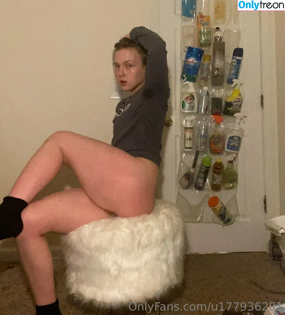eeeruh голая photo #0021 (mikesacco3)