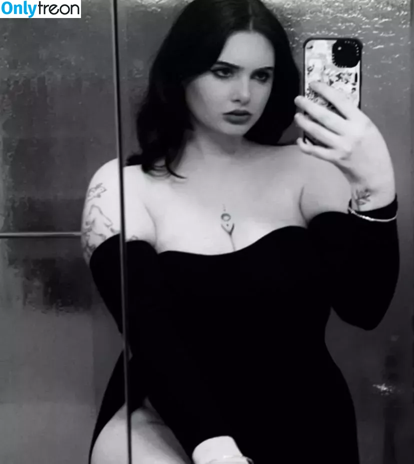 eekhat nude photo #0054 (blubberlardface)