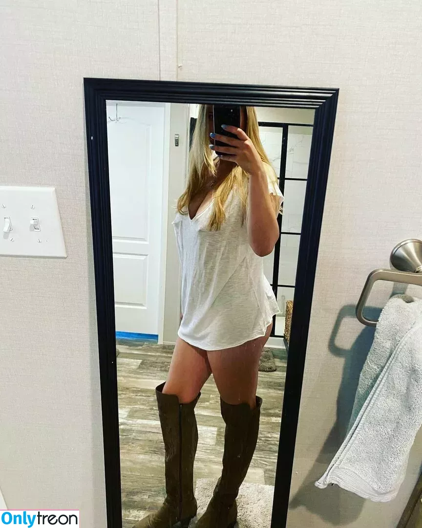 Eevalee nude photo #0089 (EevaleeOfficial)