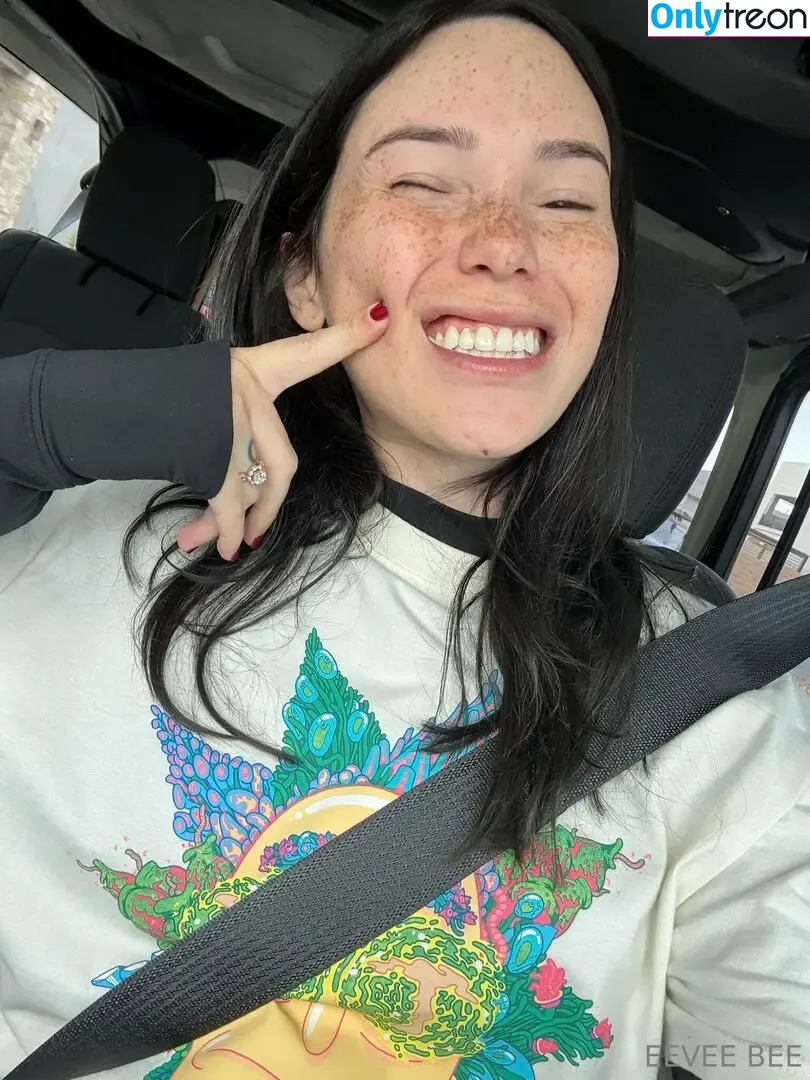 Eevee Bee nude photo #0857 (Eeveebeeshow / eevee_bee / eeveethebee)