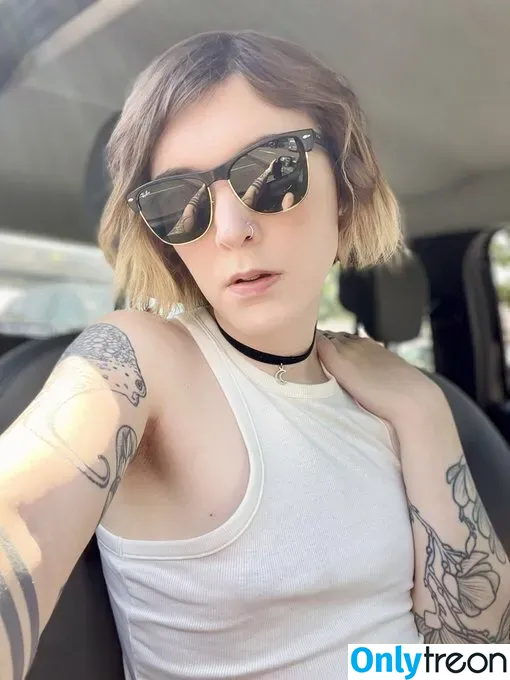 Eevivivi nude photo #0014 (eeveevivii)