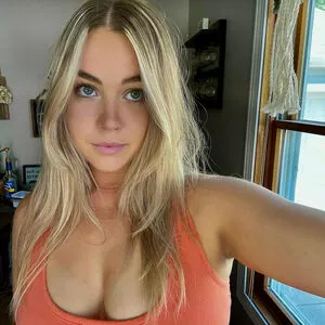 Eevyasmr nude photo #0007