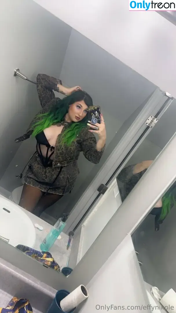 effynikole nude photo #0002 (effynikole)