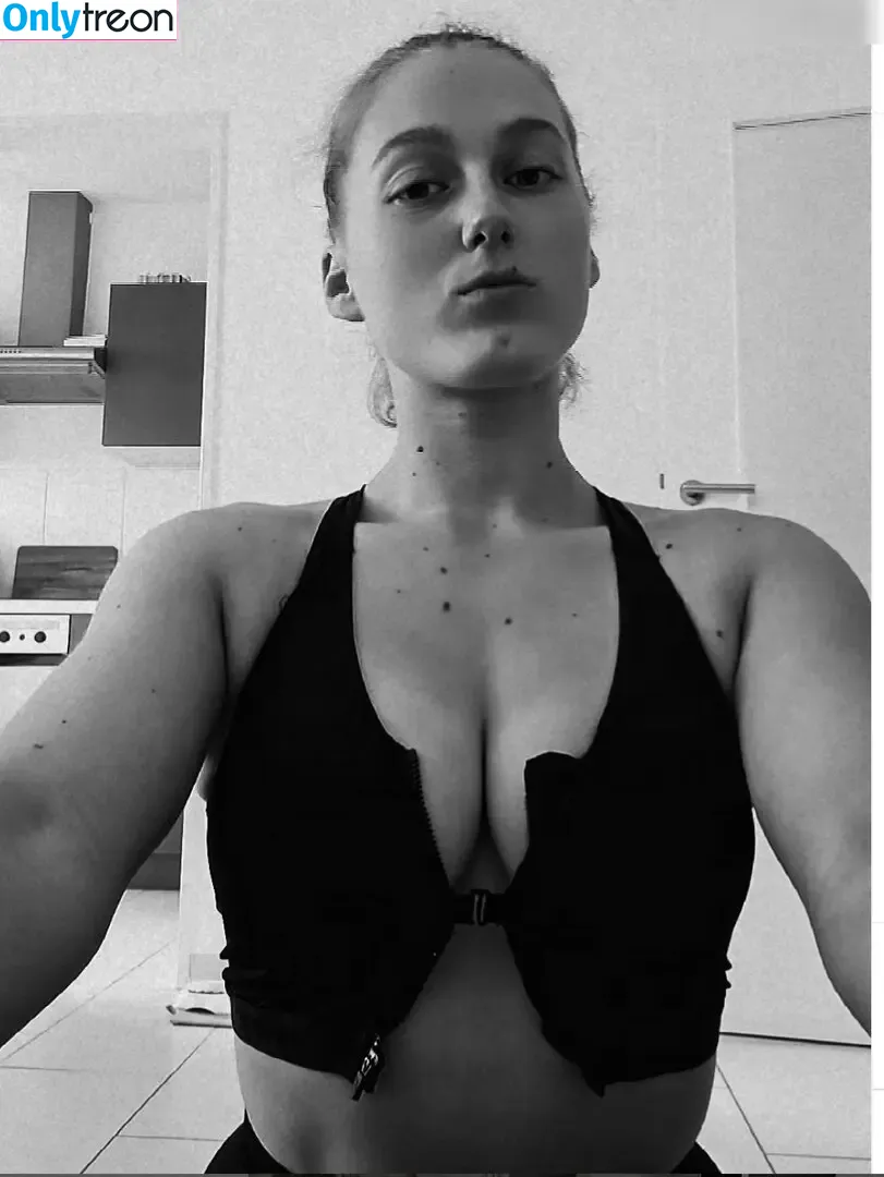 einfachnurchristiinaa nude photo #0007 (einfachnurchristiinaa)