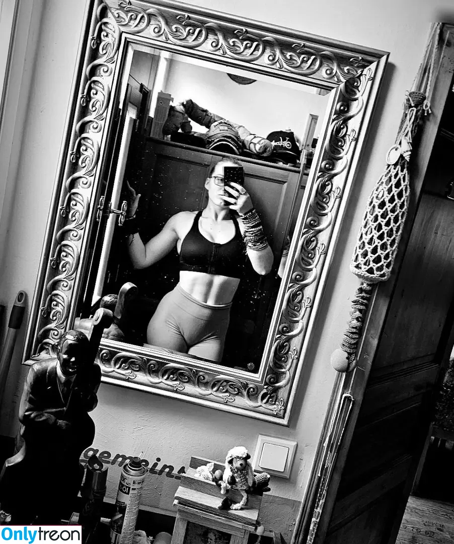einfachnurchristiinaa nude photo #0017 (einfachnurchristiinaa)