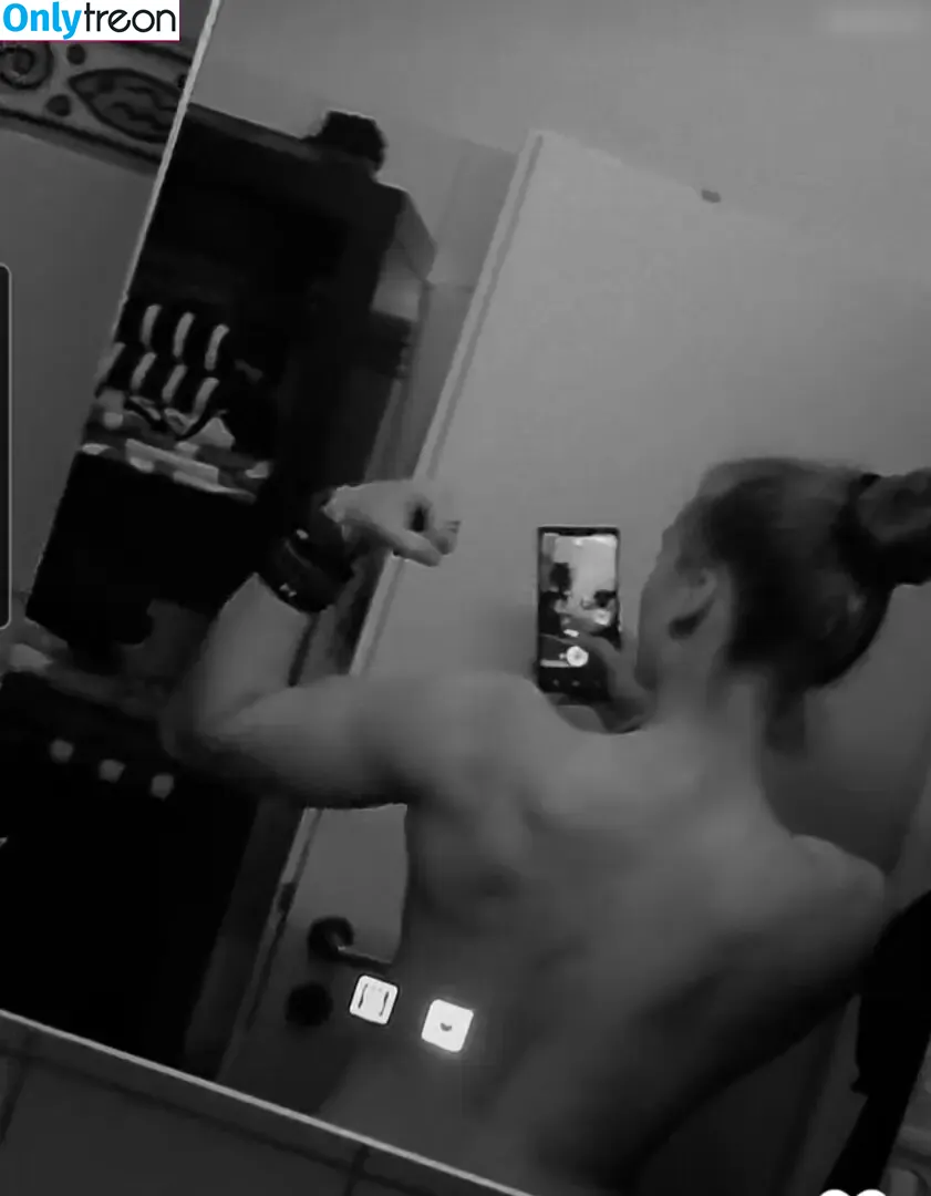 einfachnurchristiinaa nude photo #0038 (einfachnurchristiinaa)