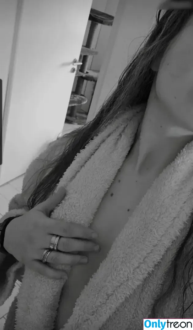 einfachnurchristiinaa nude photo #0069 (einfachnurchristiinaa)