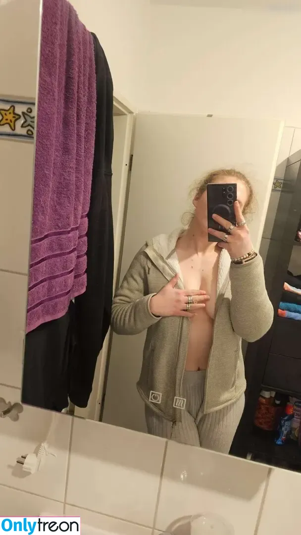 einfachnurchristiinaa nude photo #0078 (einfachnurchristiinaa)