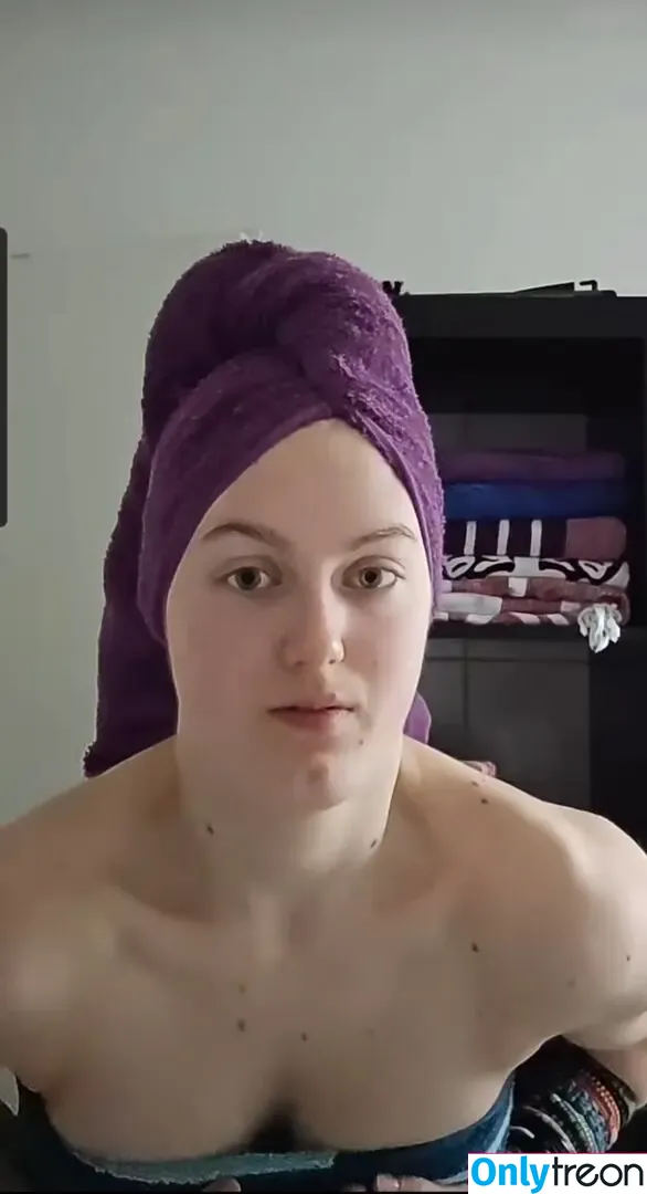 einfachnurchristiinaa nude photo #0098 (einfachnurchristiinaa)