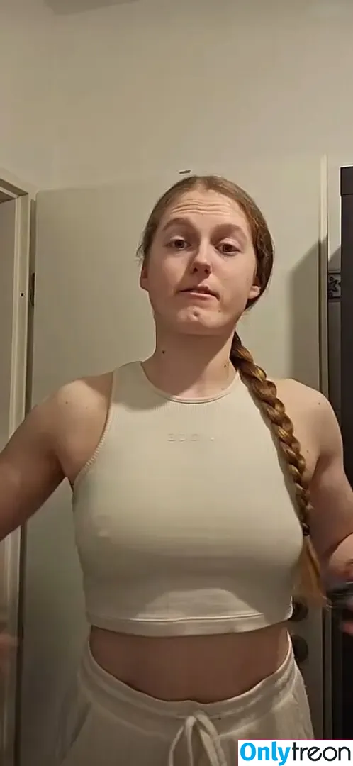 einfachnurchristiinaa nude photo #0108 (einfachnurchristiinaa)