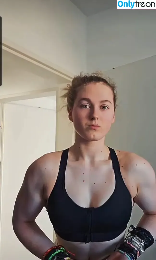 einfachnurchristiinaa nude photo #0118 (einfachnurchristiinaa)
